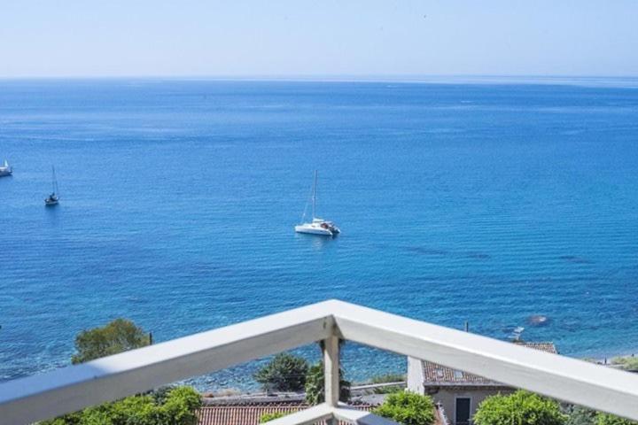 Bed and Breakfast Bellavista Taormina Exterior foto